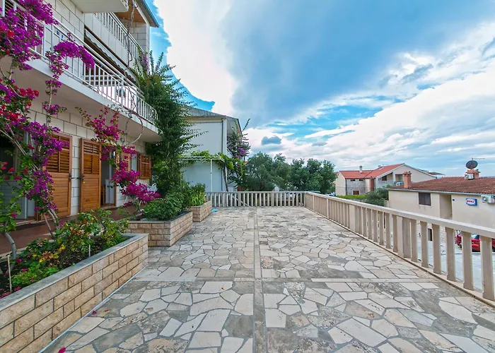 Triple 2752a 3* Brela